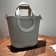 HERMES IN THE LOOP 18手提包 水泥灰