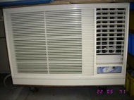 窗型冷氣-KW-71-7100KCAL-右吹-W670,H450,D745