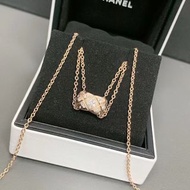 Chanel Necklace Chanel香奈兒Coco crush項鍊帶鑽項鍊玫瑰金，簡單大方 特別百搭經典香奈兒菱格紋路，雙鏈更顯氣質