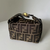 Fendi 老花小號飯盒包