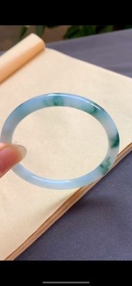 冰種 天然翡翠 緬甸 A玉 玉鐲 • 冰種飄花翡翠圓鐲