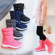 With ski boots, cotton, fleece, snowproof, warm, winter fashion, classic style for female students. 