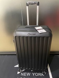瑞士高端品牌Sw41bags 28 吋行李箱 Sw42bags 28 inch luggage 74 x 30 x 50cm 零售價269瑞士法郎