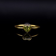 แหวนพลอยของแท้ พลอยเพอริดอท (Peridot) ตัวเรือนเงินแท้92.5%ชุบทอง ไซด์นิ้ว 54 หรือ เบอร์ 7 US สินค้ามีใบรับประกัน