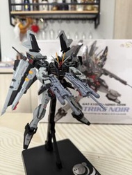 龍桃子漆黑突擊高達模型成品 。Strike Noir gundam 。國產模型