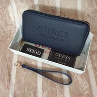 GUESS กระเป๋าสตางค์มีซิป กระเป๋าสตางค์สุภาพสตรี ใบยาว กระเป๋าเงิน ลายการ์ตูน