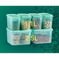 Tupperware Smart Saver Square II (4) 2.5L / Square IV (2) 5.4L / Oval II (4) 1.1L / MM SQ Set