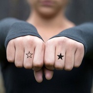 OhMyTat 簡單的星星 Simple Stars 刺青圖案紋身貼紙 (4 張)