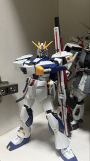 Bandai EG 福岡 Gundam RX-93 模型