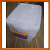 Duy Tan plastic bin with wheels 55L 60,5 x 42,5 x 31,5 (cm)