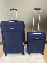 AmericanTourister Dark Blue 20 inch （$500） and 30 inch luggage （$700） American Tourister 20 吋 （$500）
