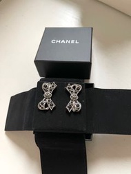 Unused🖤Chanel ribbons Earrings 蝴蝶結Chanel耳環