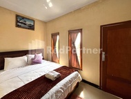家庭民宿沙麗亞婆羅摩合夥紅門酒店 (Family Homestay Syariah Bromo Mitra RedDoorz)