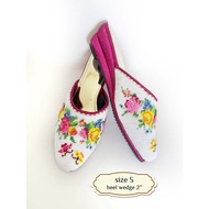 Size 5/ Eur 35/ 23cm: Peranakan Nyonya Beaded Slippers (Kasut Manek)
