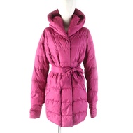 เสื้อโค้ทดาวน์มีฮู้ด มีเข็มขัด และกระดุมซ่อนสีชมพู ไซส์ 42 ยี่ห้อ WEEKEND MaxMara รุ่น 54860853 สภาพ