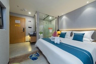 Wanye Hotel (Shenzhen Dongmen Pedestrian Street Sunbu Subway Station)