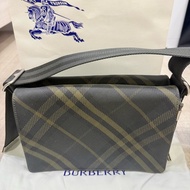 burberry 男斜背包 專櫃熱門缺貨款 長26cm 寬10cm 高17cm