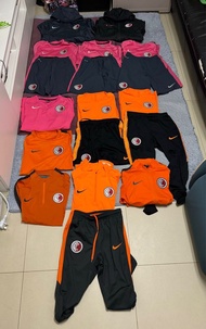 絕版舊款香港隊波衫 （正版）