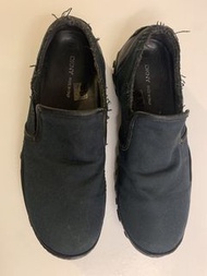 DKNY 黑色休閒鞋