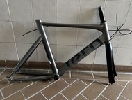 Tern Surge 52cm 451車架+ Ceramicspeed BB + Kitt Design 碳纖維前叉