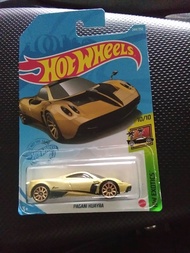 Hot wheels PAGANI HUAYRA gold