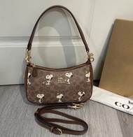 COACH 蔻馳 Snoopy聯名手提包  經典老花咖色