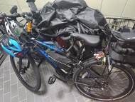 （藍田廣田邨巴士總站交收）Giant 黑色電動單車 爬山車 27吋， 36v 40ah電池。當普通單車踩，個摩打一比油就冇力應該需要維修自行維修。見到個價錢就知咩事。你可以當單車咁用。只包車及車尾架。
