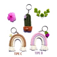 GANTUNGAN Rainbow Macrame Keychain | Aesthetic Ganci