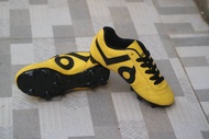 sepatu bola anak kulit ortuseigh ukuran 28-33 outsol sudah di jahit