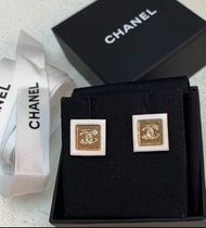 全新 Chanel 耳環