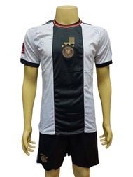 ชุดกีฬา ชุดกีฬาผู้ชาย ชุดฟุตบอลผู้ใหญ่ ทีมชาติ เยอรมัน เกรดA Germany   ได้เสื้อ + กางเกงคุณภาพพรีเมี่ยมสินค้าถ่ายจากงานจริง