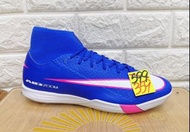 Nike（平底足球鞋）
