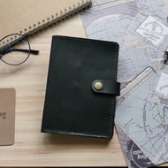 義大利牛皮護照套 有扣子 尊爵黑 免費客製化刻字 包裝