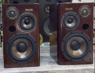 Onkyo Monitor 900