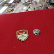 Indonesian doctor bonding pin, defense agent