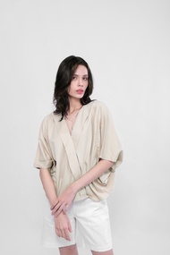 QueenCows เสื้อให้นม Motta Top (Cream)