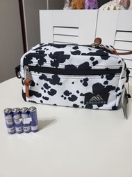 (全新) Gregory 白花斜咩袋，是朋友送(生日禮物)因自己唔啱用才出售$350，可少議，大刀手勿擾 🙏