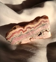 阿根廷紅紋石水晶 蕾絲花紋 原石 精品 水晶 擺設 pendant jewelr