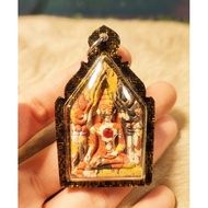 泰国佛牌 （龙婆坤)人缘至尊 ‼️“ 帕坤平佛 ” 泰语翻译称此佛牌为 “ 有财有金坤平 ” 泰国国宝级聖僧 - 龍婆坤佛历2556 （2013年）龍婆坤聖僧亲自加持开光。帕坤平佛 ，泰国的人缘佛祖，