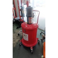 Tuta TT-920H (40L / 10-gal) 55:1 Pneumatic Lubricator Grease Pump