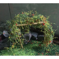 Simulated vines and flower trellises.