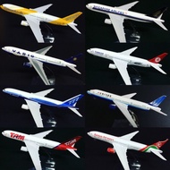 Airplane Model - Model Kapal Terbang Boeing B777