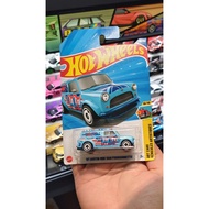 Hot Wheels 67 Austin Mini Van / Fourgonnette
