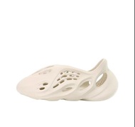 💎 鑽石誠信賣家💎adidas yeezy 沙色洞洞拖鞋