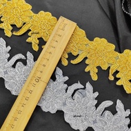 1 yard Iron On Flower Lace / Kostum Lace Patches