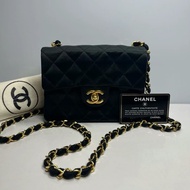 Chanel 緞面方胖子