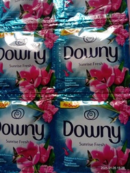 DOWNY pewangi pakaian 1 renceng isi 10 DOWNY
