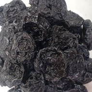 Plum Asam Manis Prune Kering Hitam