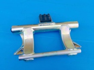 ชุดหูยึดเครื่องยนต์แท้HONDA Scoopyiรุ่นไฟหน้าLED ปี2017-2020 อะไหล่แท้ศูนย์HONDA(50350-K81-NOO)1ชิ้น