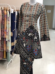 RIAU BATIK BLACK VAT00 Kurung Batik APPLE COUTURE  MELOR